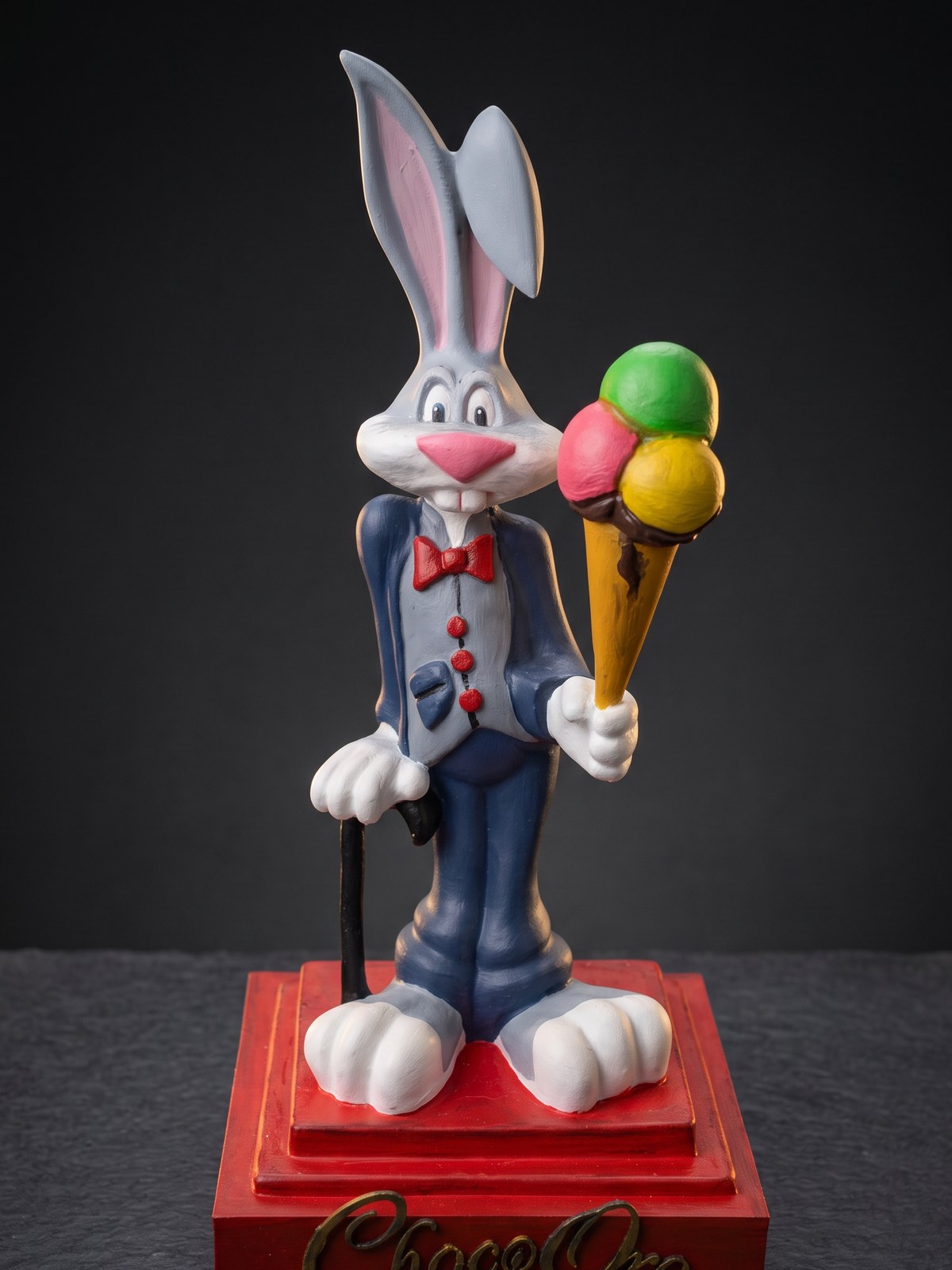 Coniglio — scultura dipinta a mano